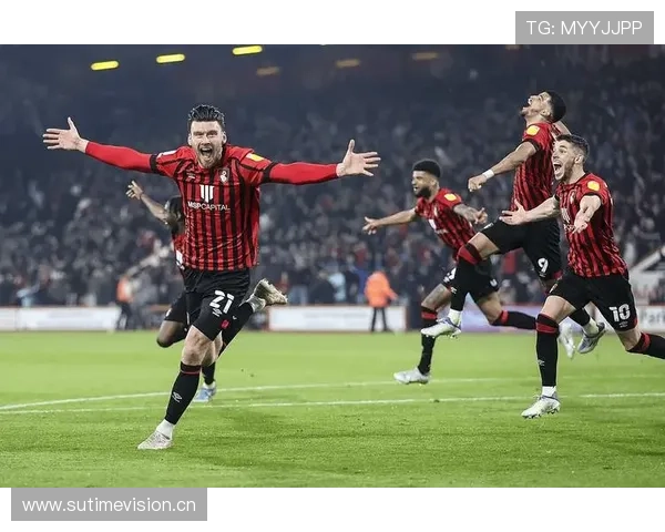 曼联关键比赛抗压能力不足表现受限，对赛季争冠走势形成制约